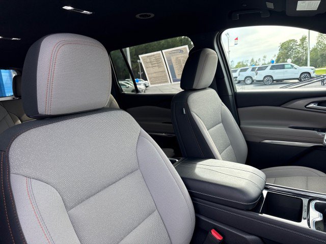 Used 2026 Chevrolet Traverse LT w/ Driver Confidence Package FWD image 11