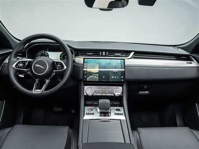 New 2025 Jaguar F-PACE R-Dynamic S AWD/4WD image 19