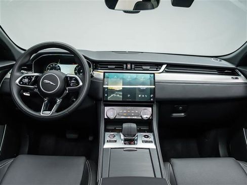 New 2025 Jaguar F-PACE R-Dynamic S AWD/4WD image 19