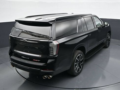 Used 2025 Chevrolet Suburban RST w/ Comfort Package AWD/4WD image 44