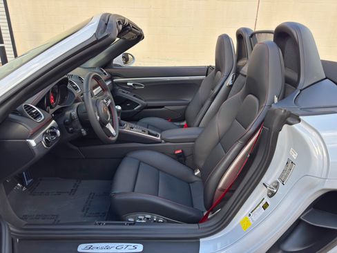 Used 2025 Porsche 718 Boxster GTS RWD image 16