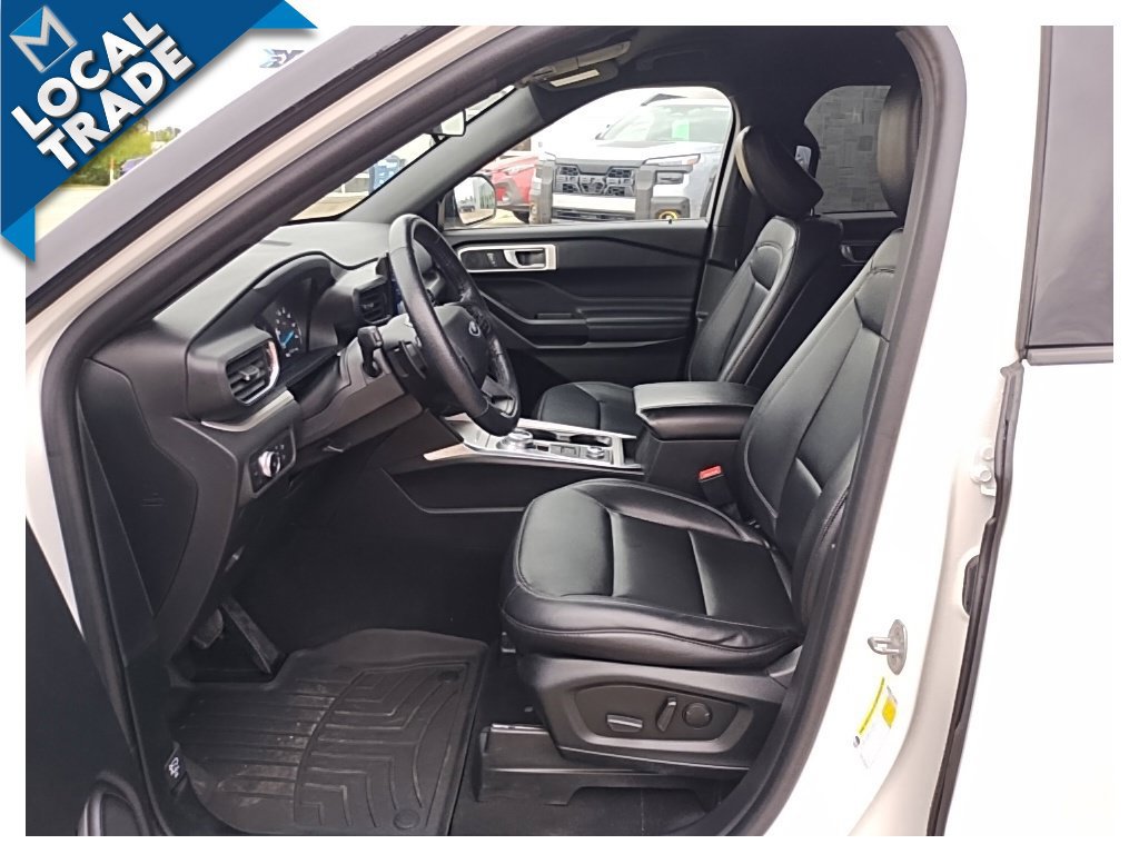 Used 2020 Ford Explorer XLT w/ Equipment Group 202A AWD/4WD image 16