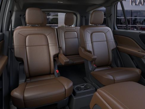 New 2026 Lincoln Aviator Reserve w/ Luxury Package RWD image 11