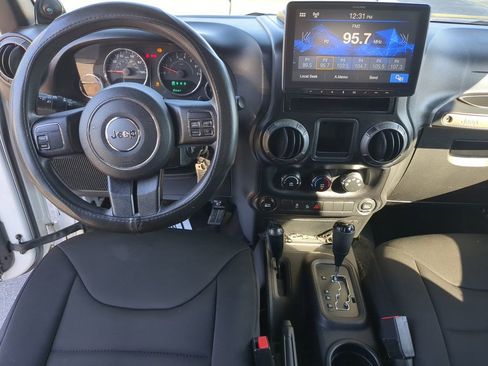 Used 2014 Jeep Wrangler Sport image 13