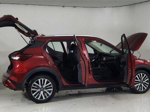 Used 2023 Nissan Kicks SV image 24