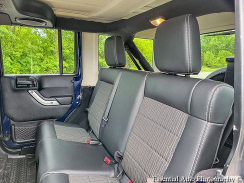 Used 2012 Jeep Wrangler Unlimited Sport AWD/4WD image 10