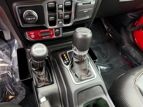 Used 2022 Jeep Gladiator Mojave AWD/4WD image 24