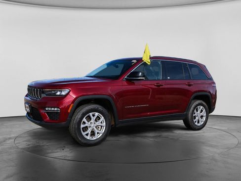 Used 2023 Jeep Grand Cherokee Limited AWD/4WD image 6