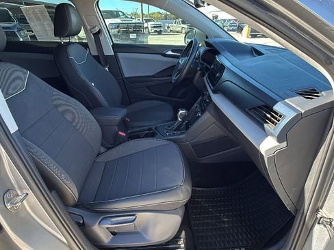 Used 2023 Volkswagen Taos SE image 27