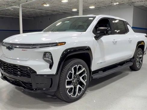 New 2025 Chevrolet Silverado EV RST image 16
