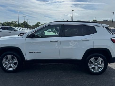 Used 2022 Jeep Compass Latitude w/ Convenience Group AWD/4WD image 4
