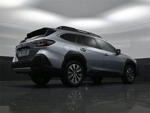 Used 2023 Subaru Outback Limited image 28
