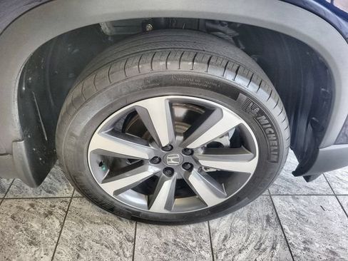 Used 2023 Honda Pilot Touring image 10