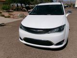 Used 2019 Chrysler Pacifica Limited image 3