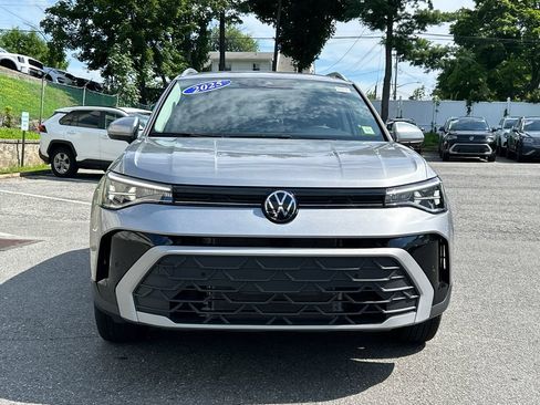 Used 2025 Volkswagen Taos SE AWD/4WD image 6