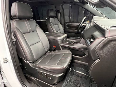 Used 2023 Chevrolet Suburban RST w/ Luxury Package image 7