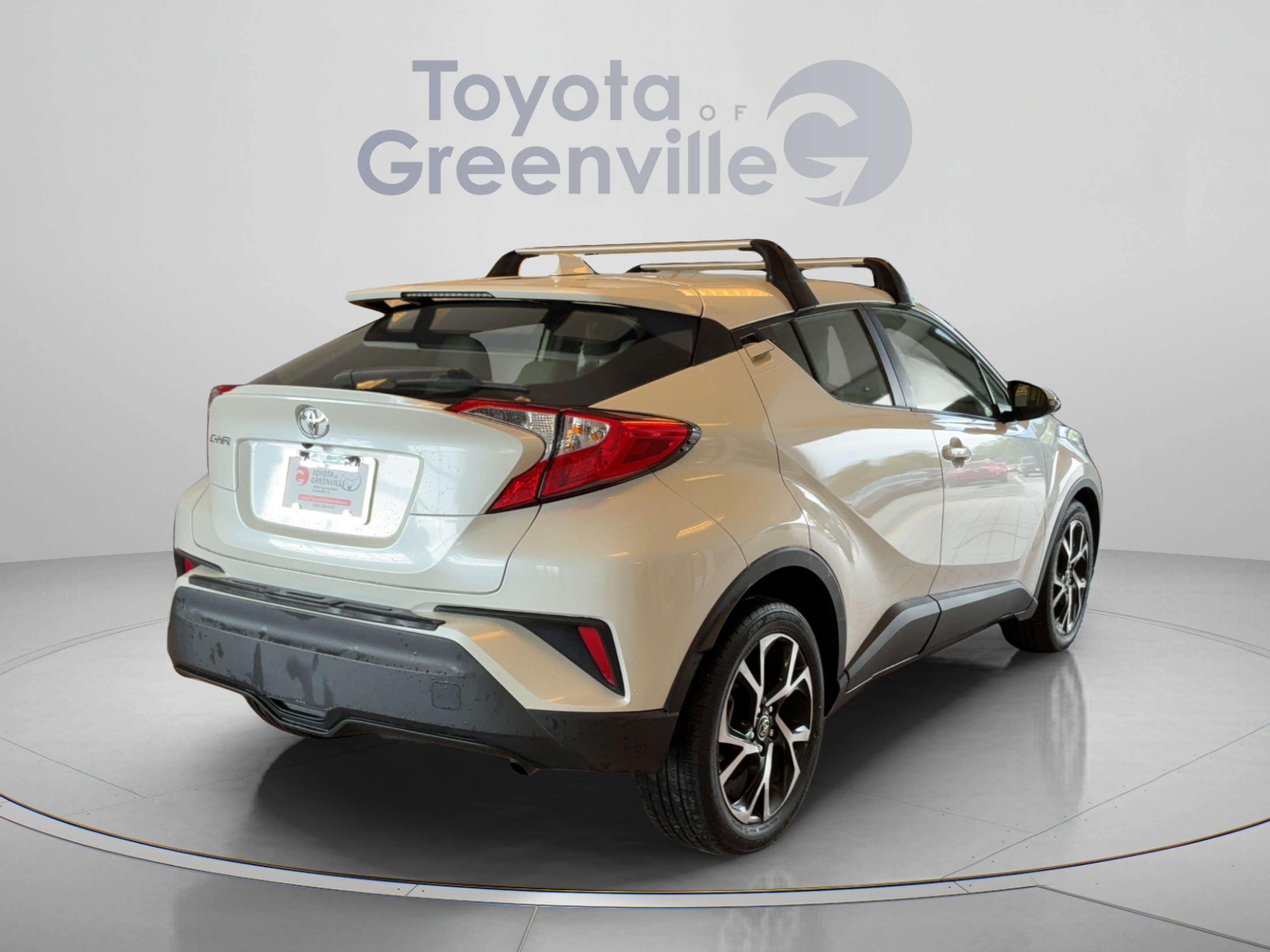 Used 2019 Toyota C-HR XLE FWD image 6