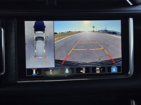 Used 2021 GMC Yukon Denali w/ Denali Ultimate Package image 18