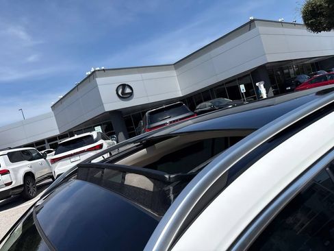 Used 2023 Mercedes-Benz GLB 250 4MATIC image 10