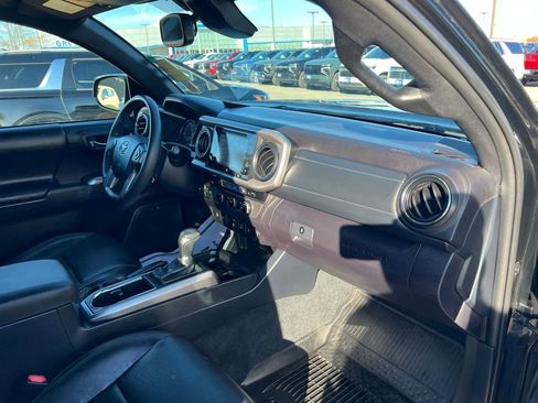 Used 2018 Toyota Tacoma Limited image 28