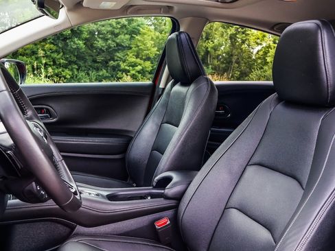 Used 2020 Honda HR-V Touring image 15