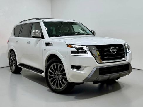 Used 2023 Nissan Armada SL RWD image 3