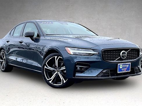 Certified 2024 Volvo S60 B5 Plus image 3