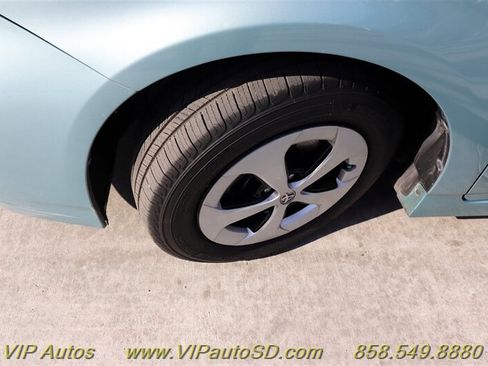 Used 2014 Toyota Prius Four w/ Solar Roof Package image 35