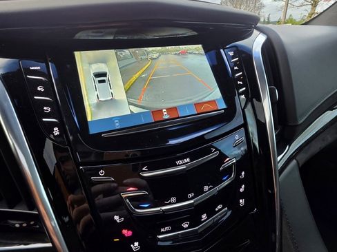 Used 2019 Cadillac Escalade ESV Platinum image 11