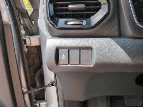 Used 2025 Honda Pilot Sport image 32