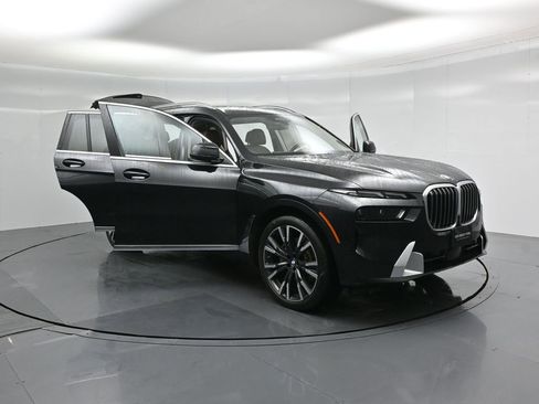 Used 2023 BMW X7 xDrive40i w/ Parking Assistance Package image 31
