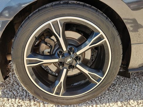 Used 2017 Ford Mustang Coupe image 7