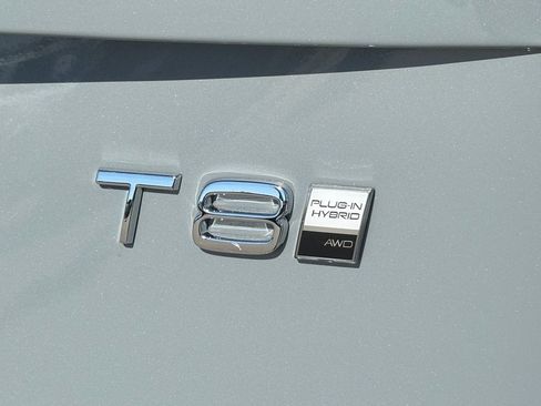 New 2026 Volvo XC90 T8 Plus w/ Protection Package Premier image 8