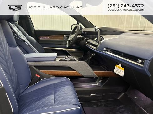 New 2026 Cadillac Vistiq Premium Luxury w/ LPO, Floor Liner Package image 12