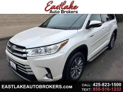 Used 2017 Toyota Highlander XLE AWD/4WD image 1
