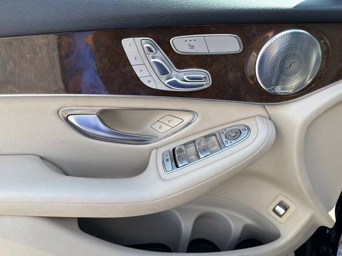 Used 2017 Mercedes-Benz GLC 300 4MATIC image 18