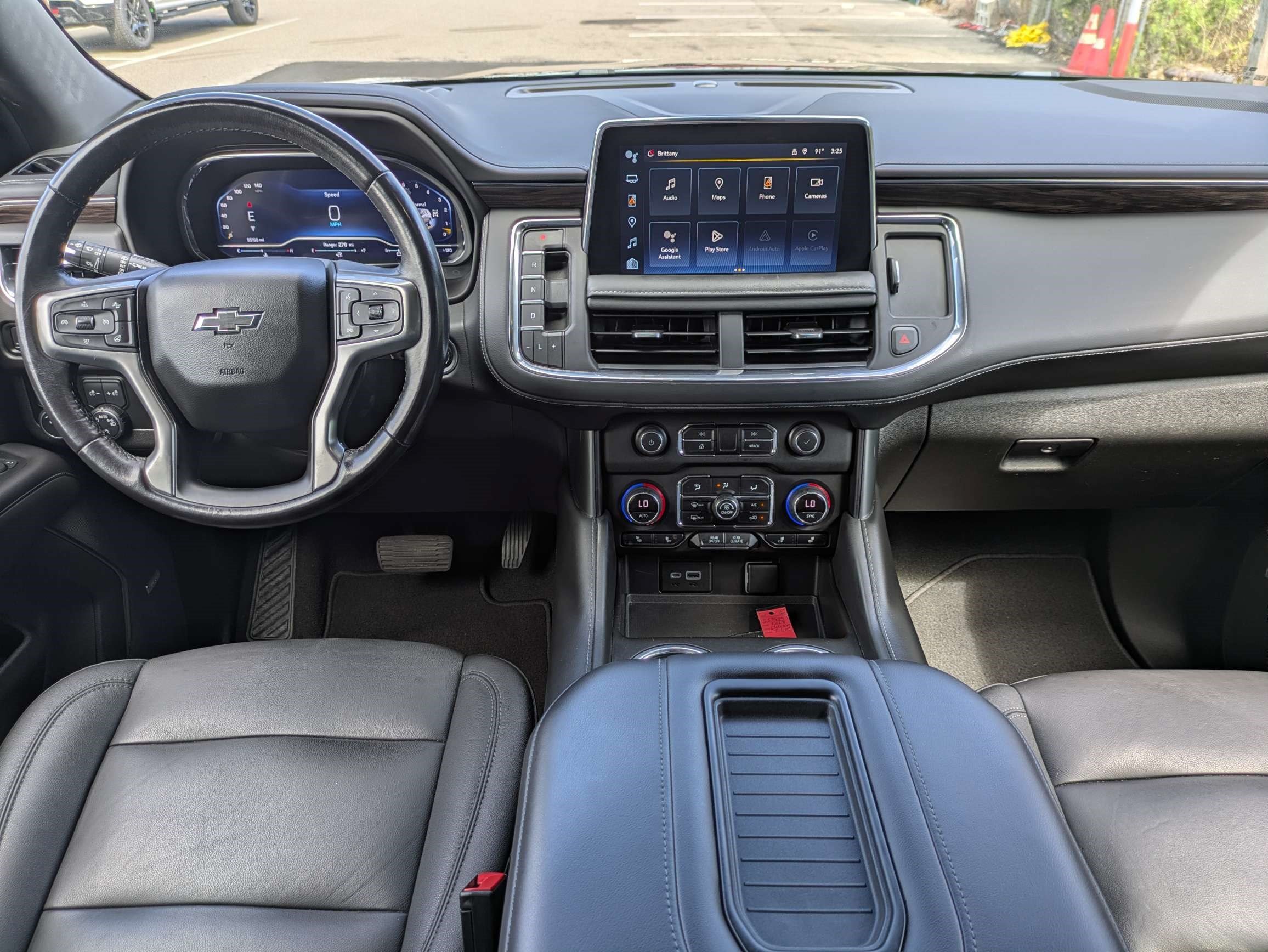 Used 2022 Chevrolet Tahoe Z71 w/ Luxury Package AWD/4WD image 15