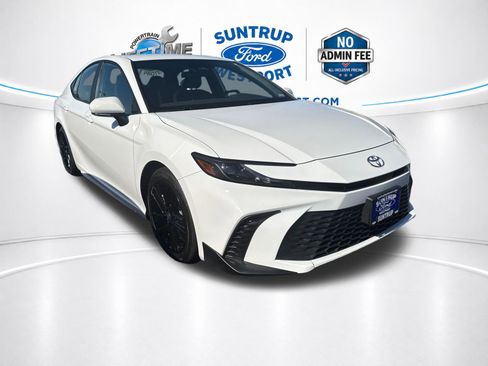 Used 2025 Toyota Camry SE FWD image 21