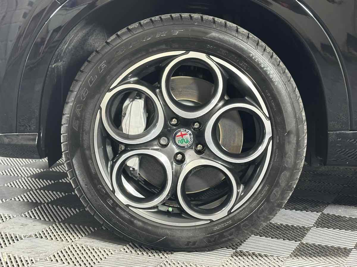 Used 2024 Alfa Romeo Tonale Ti AWD/4WD image 45