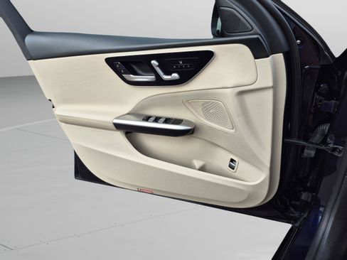 Used 2023 Mercedes-Benz C 300 4MATIC Sedan image 25