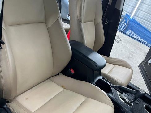 Used 2015 Toyota RAV4 Limited image 29