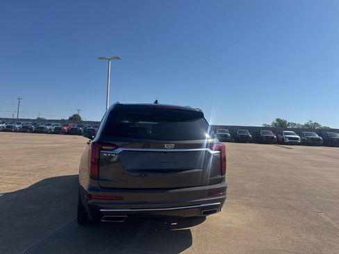 Used 2020 Cadillac XT6 Premium Luxury FWD image 17