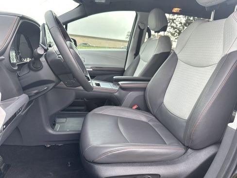 Certified 2023 Toyota Sienna XSE image 16
