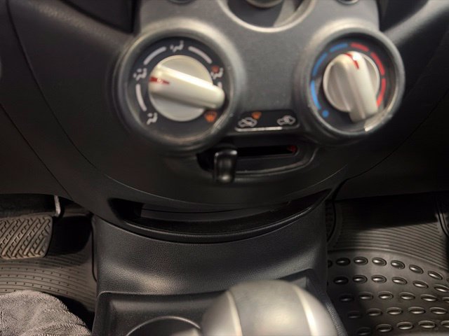 Used 2014 Nissan Versa Note SV FWD image 24