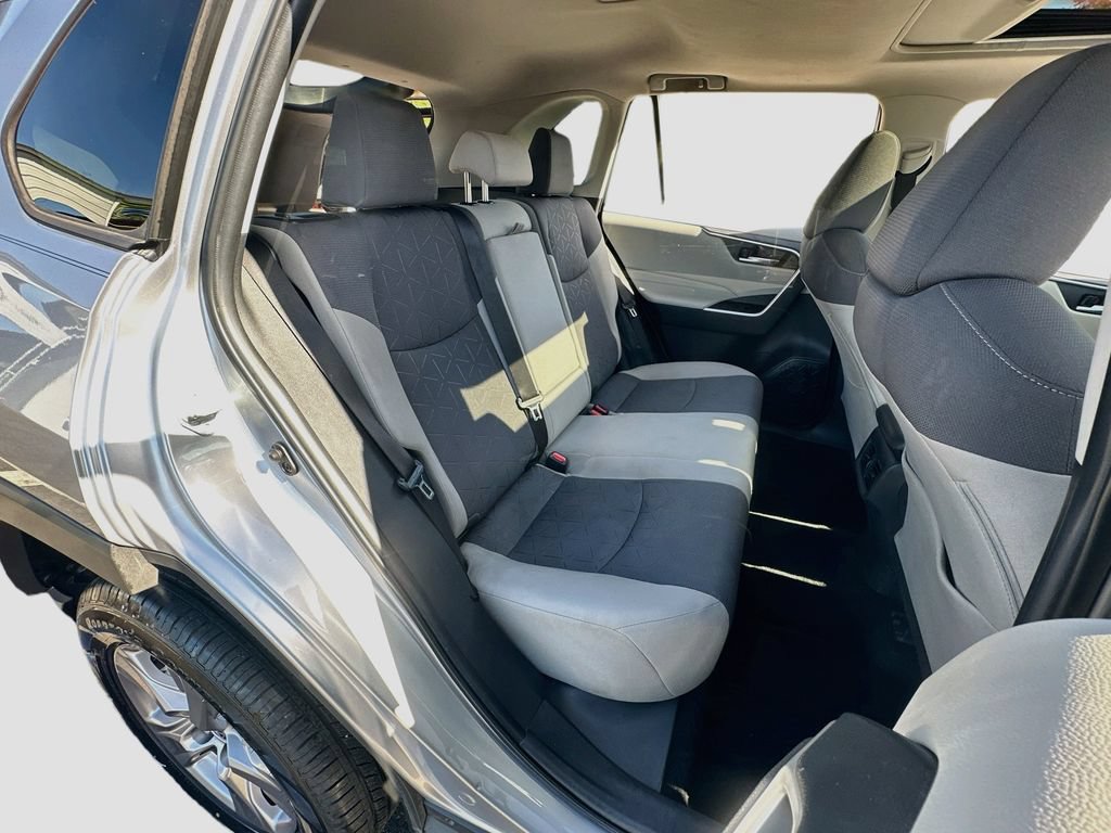 Used 2022 Toyota RAV4 XLE w/ Convenience Package FWD image 25