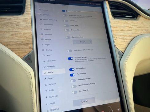 Used 2018 Tesla Model S 100D image 51