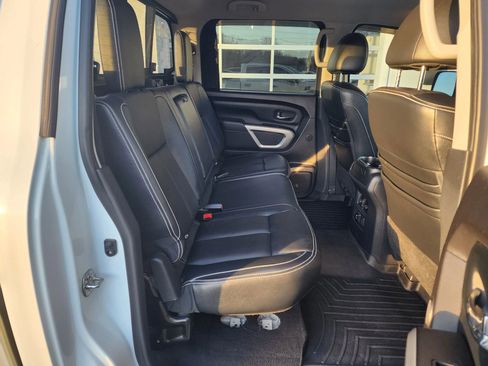Used 2017 Nissan Titan PRO-4X w/ Pro-4x Convenience Package image 14
