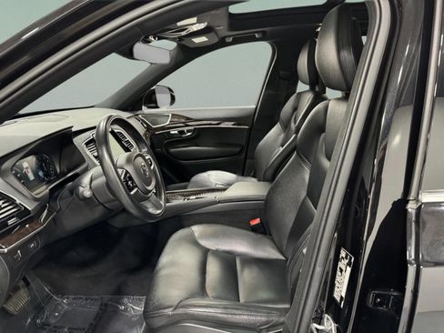 Used 2018 Volvo XC90 T6 Momentum w/ Convenience Package image 26