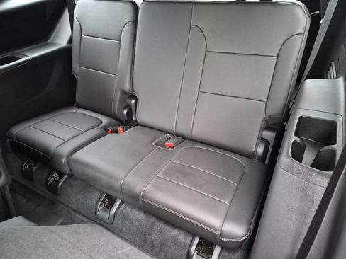 Used 2023 Chevrolet Traverse Premier AWD/4WD image 21