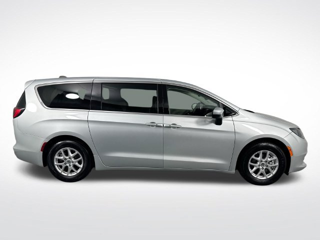 Used 2023 Chrysler Voyager LX FWD image 36